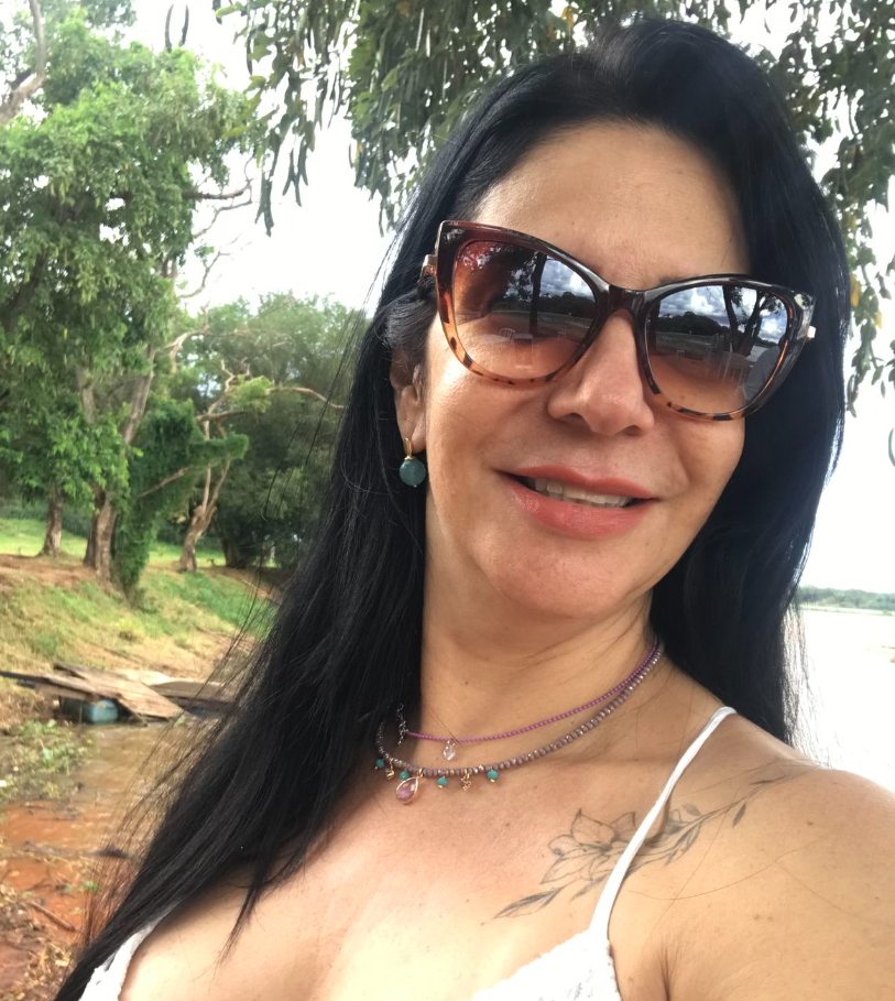 <em>Maria Isabel T.</em>